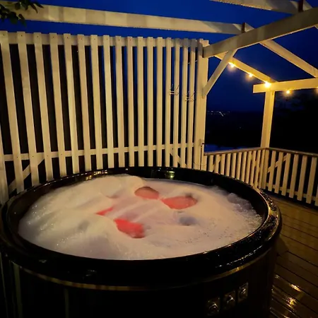 Holiday home Mountain Soul Hub будиночок на схилі